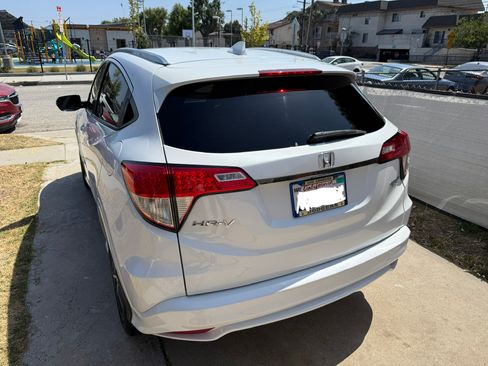 Used 2019 Honda HR-V Touring image 4