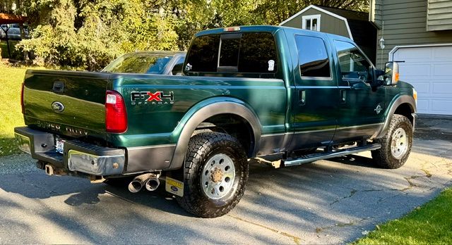 Used 2011 Ford F250 Lariat w/ Lariat Interior Pkg AWD/4WD image 5