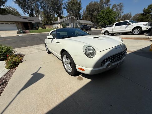 Used 2003 Ford Thunderbird image 2