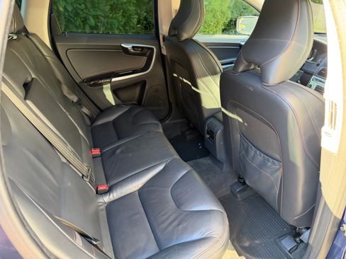 Used 2015 Volvo XC60 T6 Platinum image 8