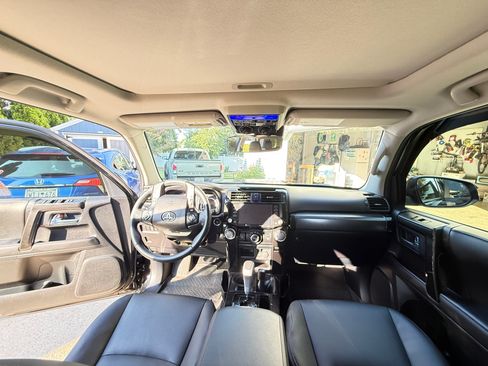 Used 2024 Toyota 4Runner TRD Off-Road Premium w/ Moonroof Package AWD/4WD image 10