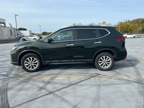 Used 2018 Nissan Rogue SV image 10