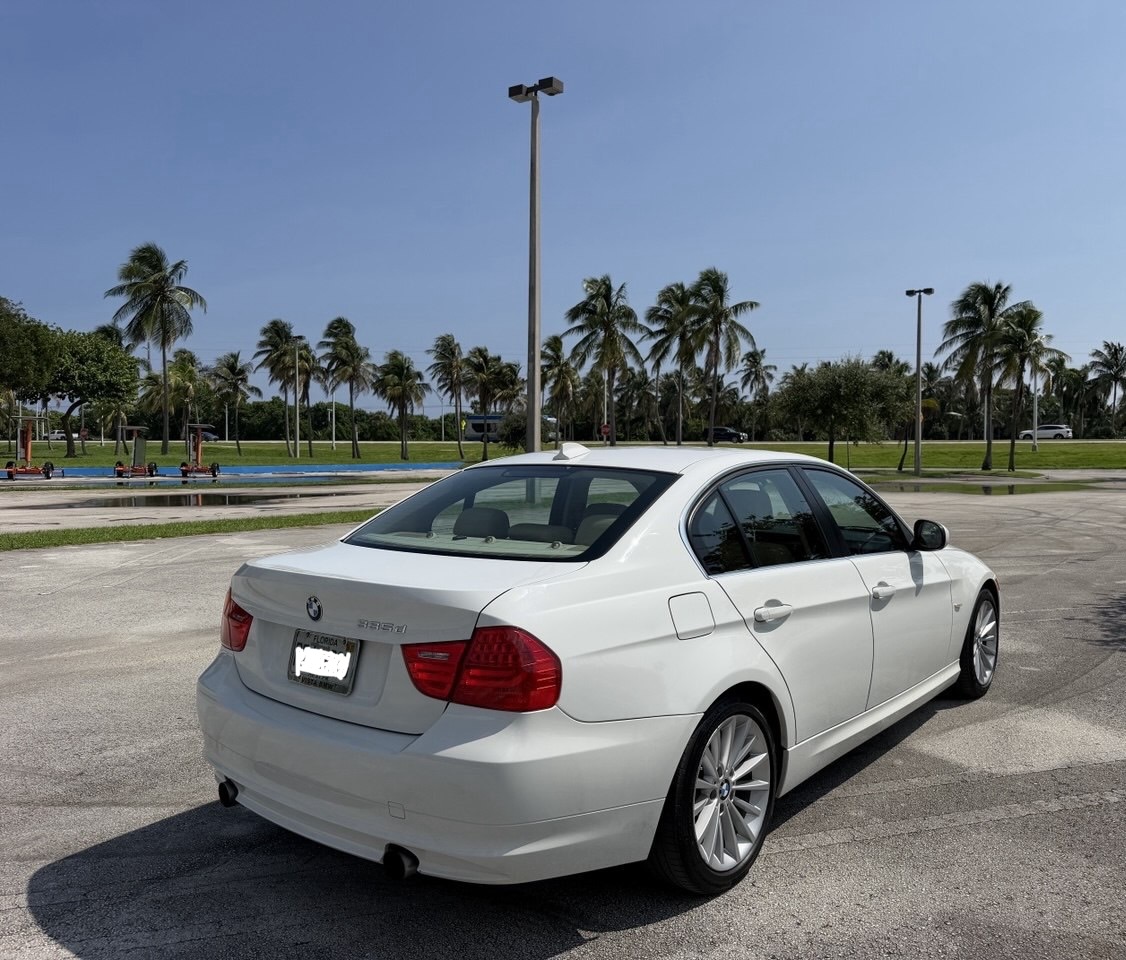 Used 2011 BMW 335d Sedan RWD image 4