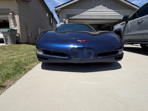 Used 2000 Chevrolet Corvette Coupe RWD image 4