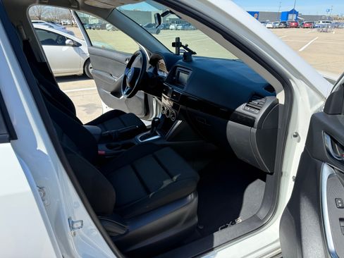 Used 2015 MAZDA CX-5 Touring image 10