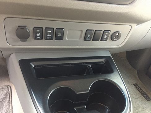 Used 2013 Nissan NV 3500 SL w/ Technology Pkg RWD image 10