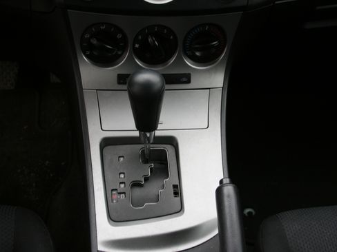 Used 2011 MAZDA MAZDA3 i Sport image 29