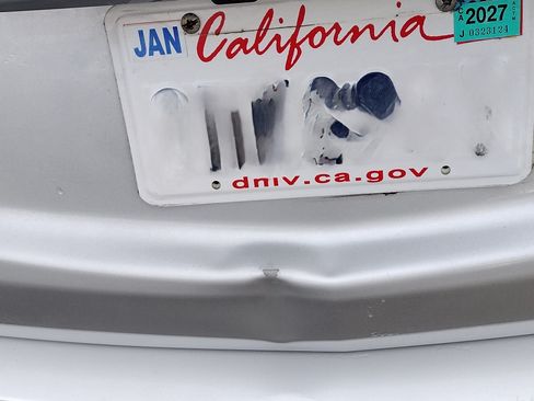 Used 2018 Chevrolet Equinox LS image 21