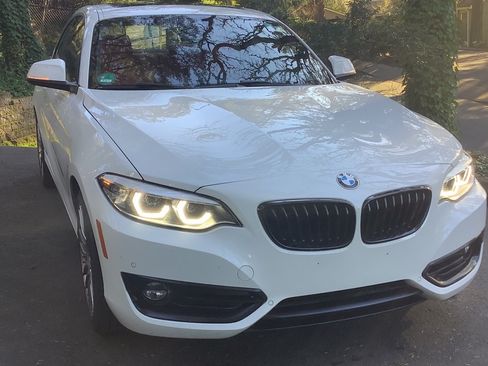 Used 2020 BMW 230i Coupe image 10