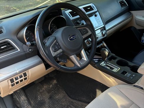 Used 2017 Subaru Outback 2.5i Premium image 2