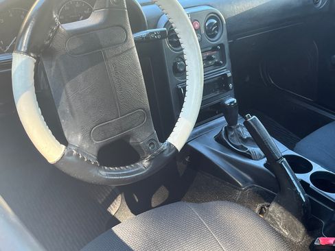 Used 1993 MAZDA MX-5 Miata RWD image 11