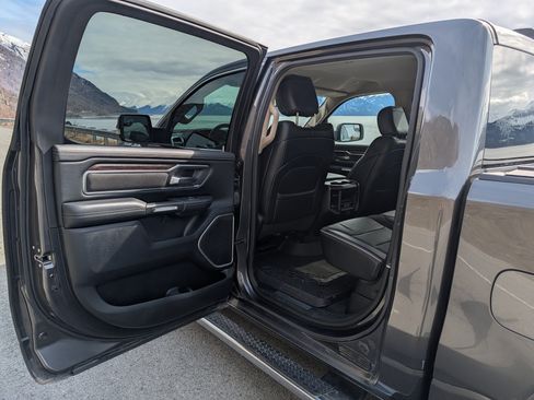 Used 2020 RAM 1500 Laramie AWD/4WD image 20