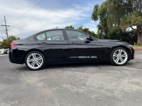 Used 2018 BMW 320i Sedan RWD image 12