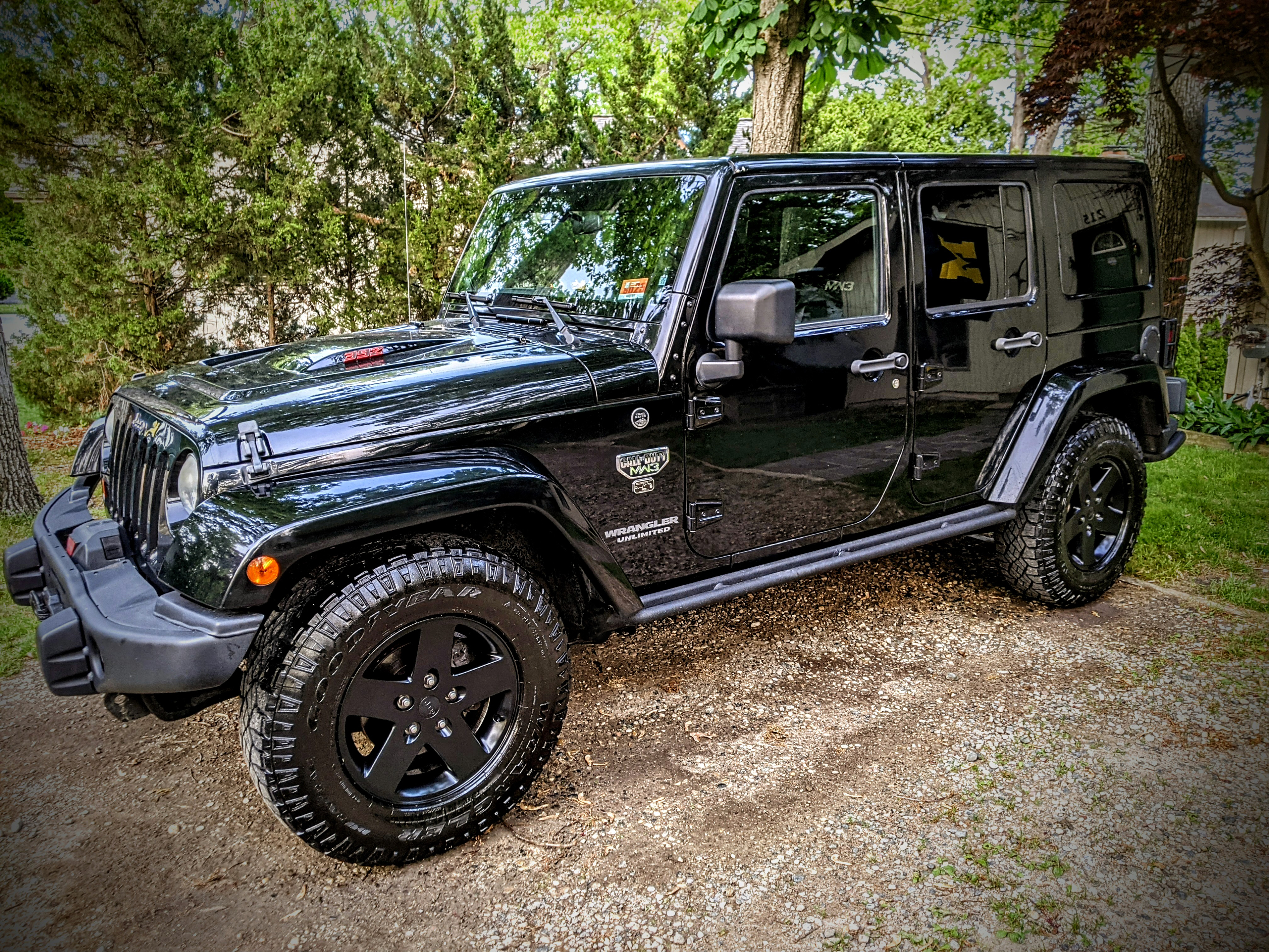 Used 2012 Jeep Wrangler Unlimited Rubicon AWD/4WD image 1