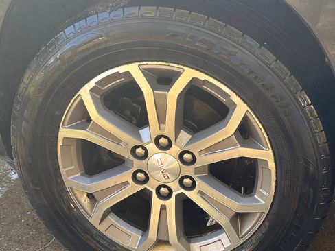 Used 2013 GMC Acadia SLT image 16