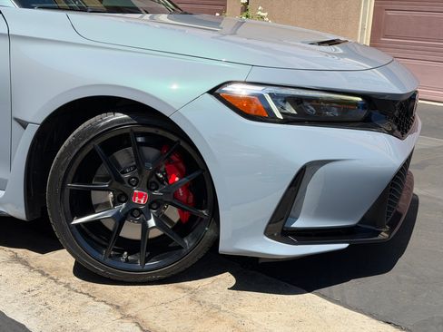 Used 2023 Honda Civic Type R image 2