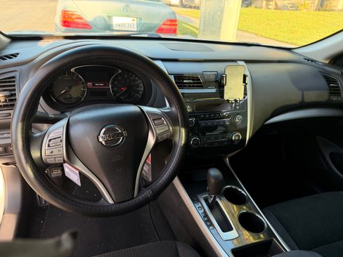 Used 2014 Nissan Altima 2.5 S FWD image 9