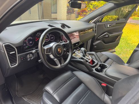 Used 2020 Porsche Cayenne AWD/4WD image 11