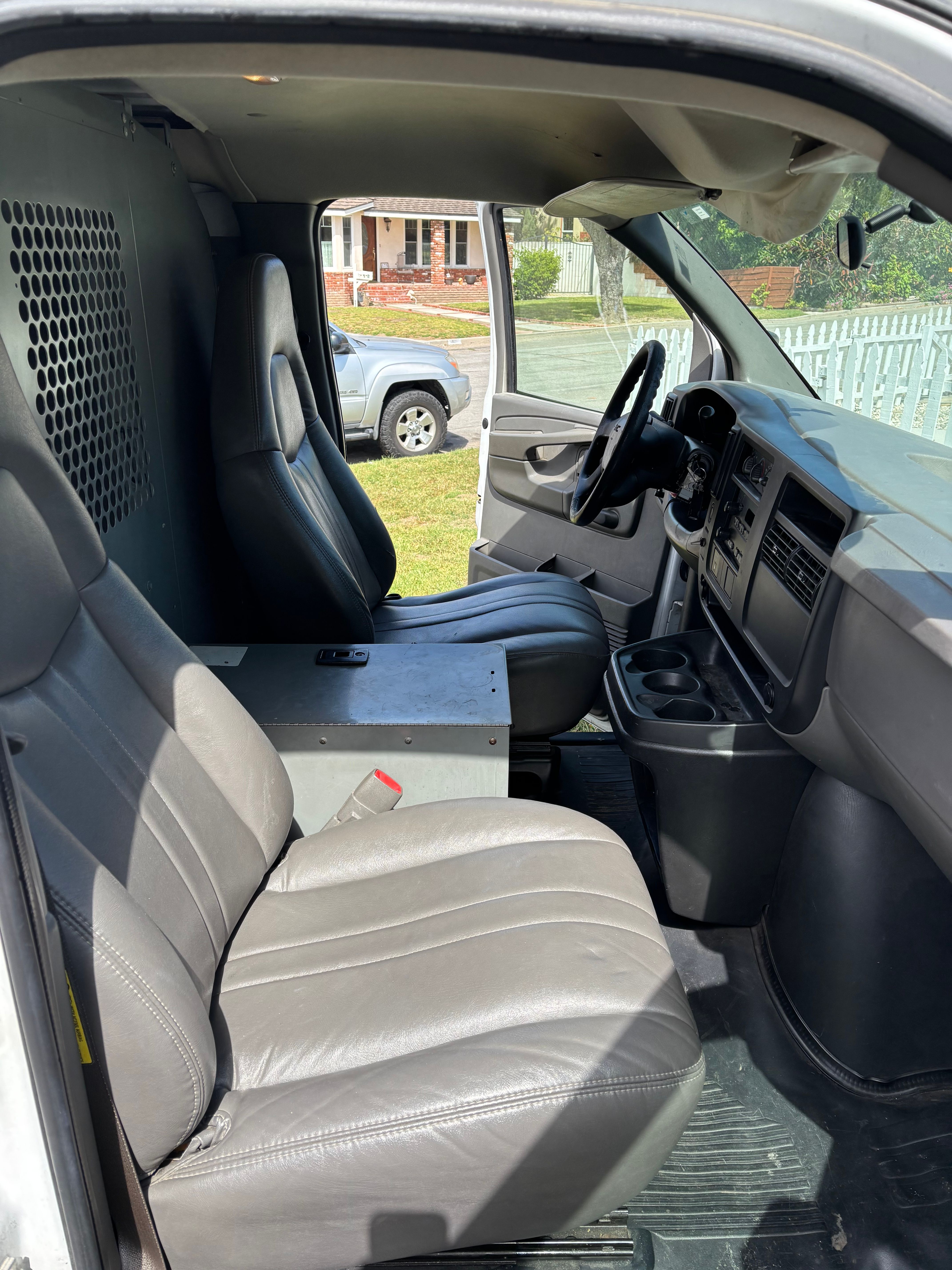 Used 2006 GMC Savana 2500 RWD image 15