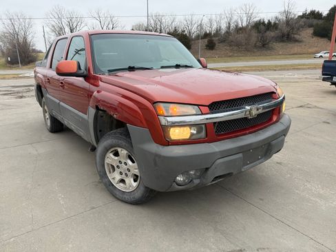 Used 2002 Chevrolet Avalanche 4x4 w/ Off-Road Suspension Pkg image 1