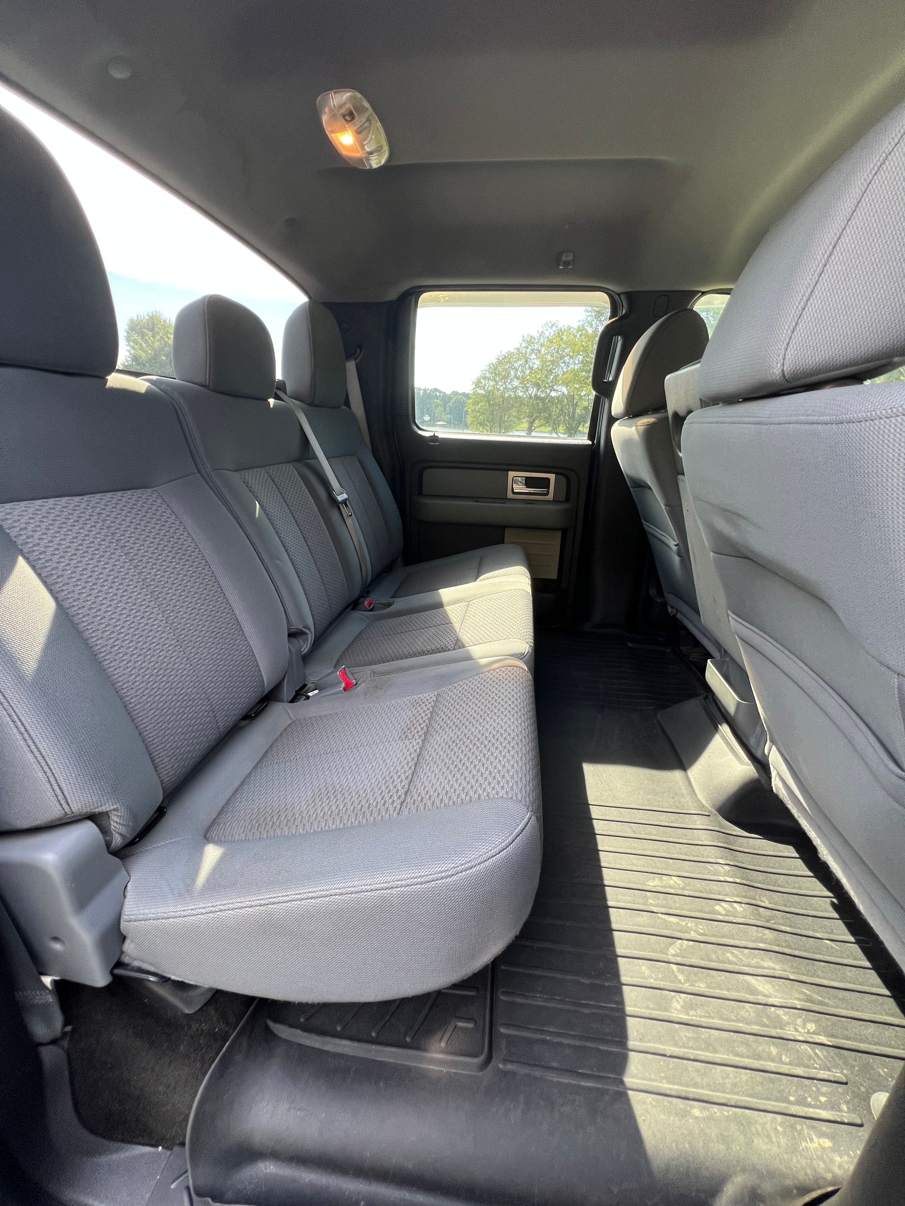 Used 2011 Ford F150 XLT w/ XLT Chrome Pkg AWD/4WD image 9