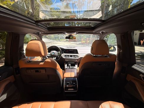 Used 2021 BMW X5 sDrive40i w/ M Sport Package image 4