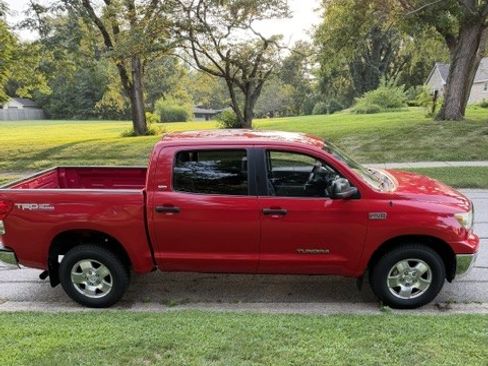 Used 2007 Toyota Tundra SR5 w/ TRD Off-Road Pkg AWD/4WD image 6