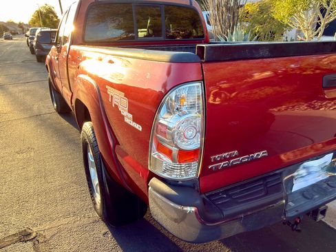 Used 2006 Toyota Tacoma PreRunner image 14