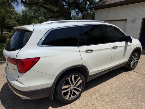Used 2017 Honda Pilot Touring image 6