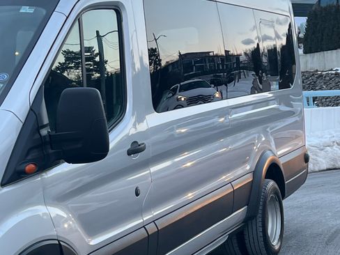 Used 2019 Ford Transit 350 XLT image 2