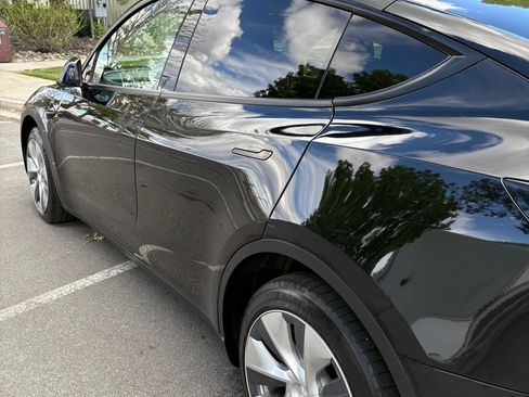 Used 2020 Tesla Model Y Long Range image 2