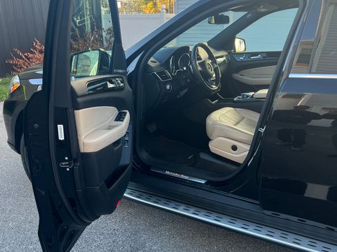 Used 2018 Mercedes-Benz GLS 450 4MATIC image 8