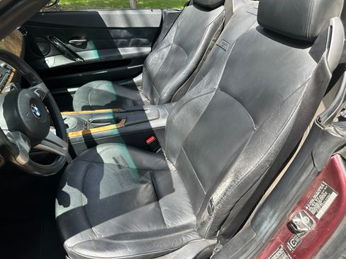 Used 2005 BMW Z4 2.5i RWD image 16