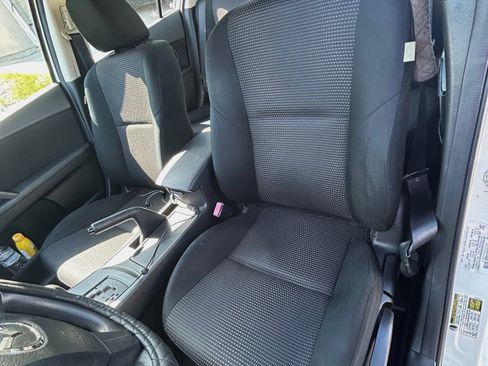 Used 2013 MAZDA MAZDA3 i SV image 11