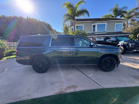 Used 2020 Chevrolet Suburban Premier w/ Premier Plus Edition image 1