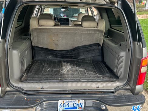 Used 2001 Chevrolet Suburban LT w/ LT Preferred Equipment Group image 10