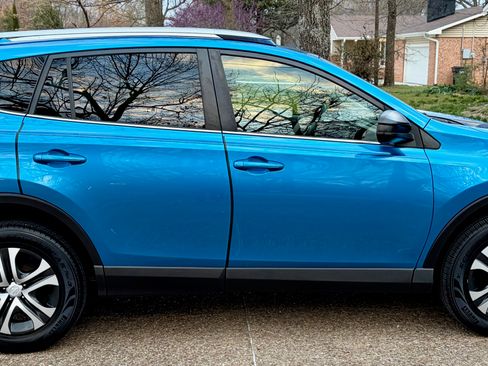 Used 2017 Toyota RAV4 LE image 6