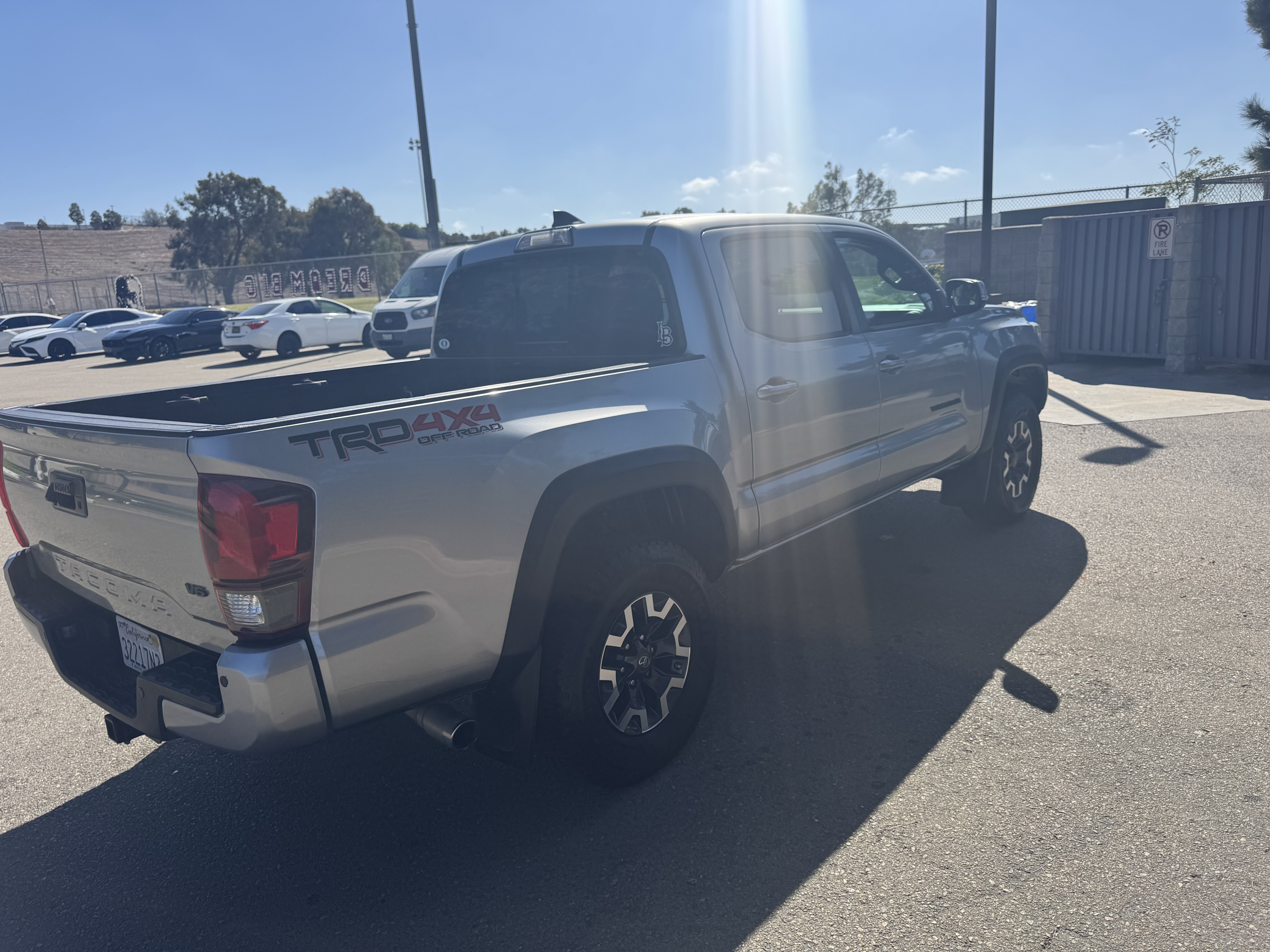 Used 2018 Toyota Tacoma TRD Off-Road w/ Technology Package AWD/4WD image 5