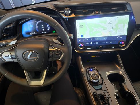 Used 2023 Lexus RZ 450e Premium w/ Accessory Package (Z1) image 9