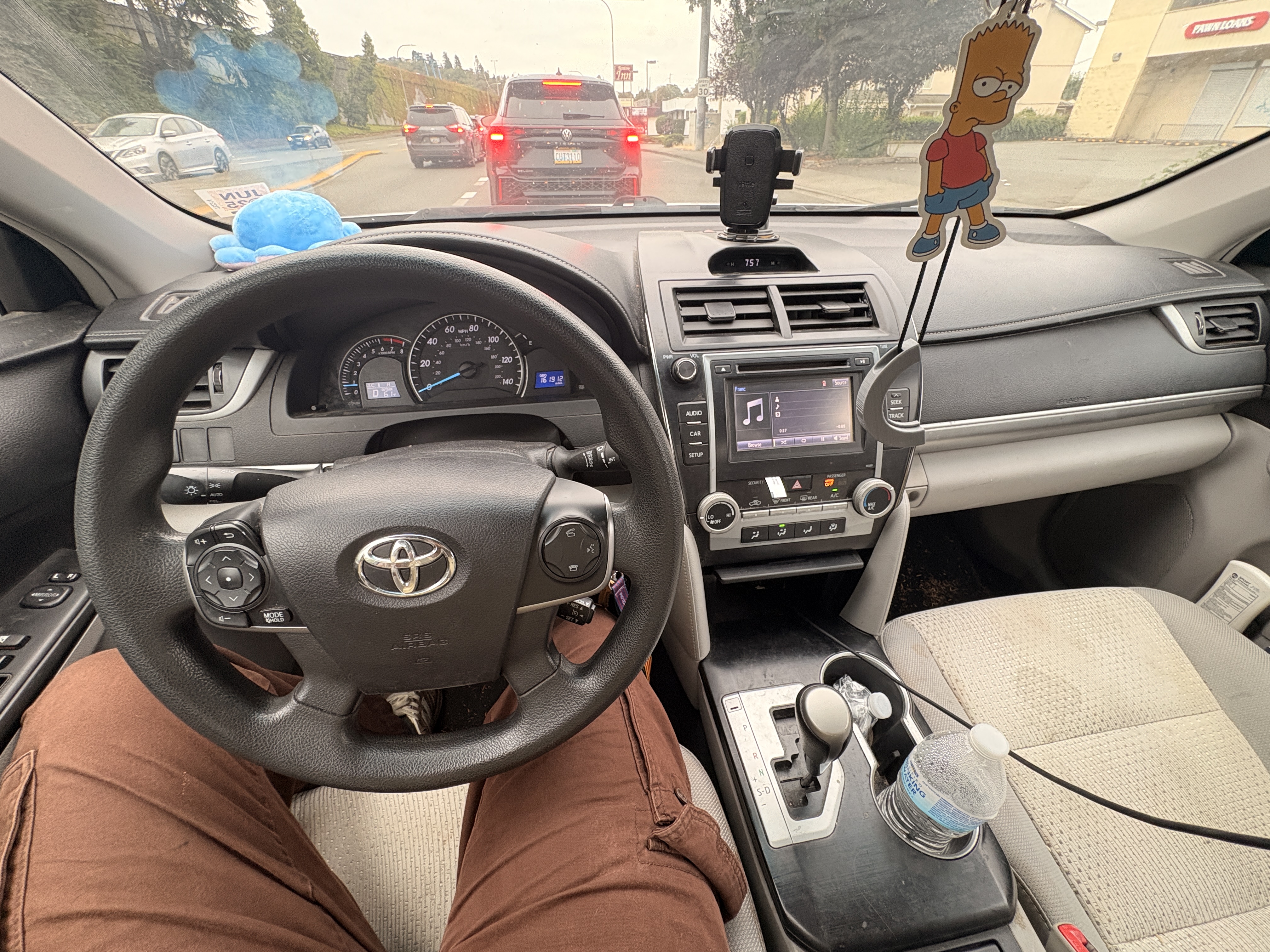 Used 2014 Toyota Camry LE FWD image 2