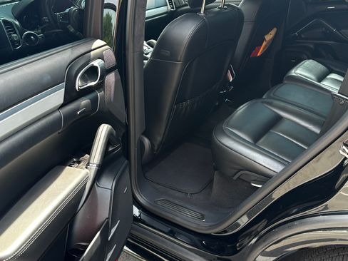 Used 2016 Porsche Cayenne GTS AWD/4WD image 15