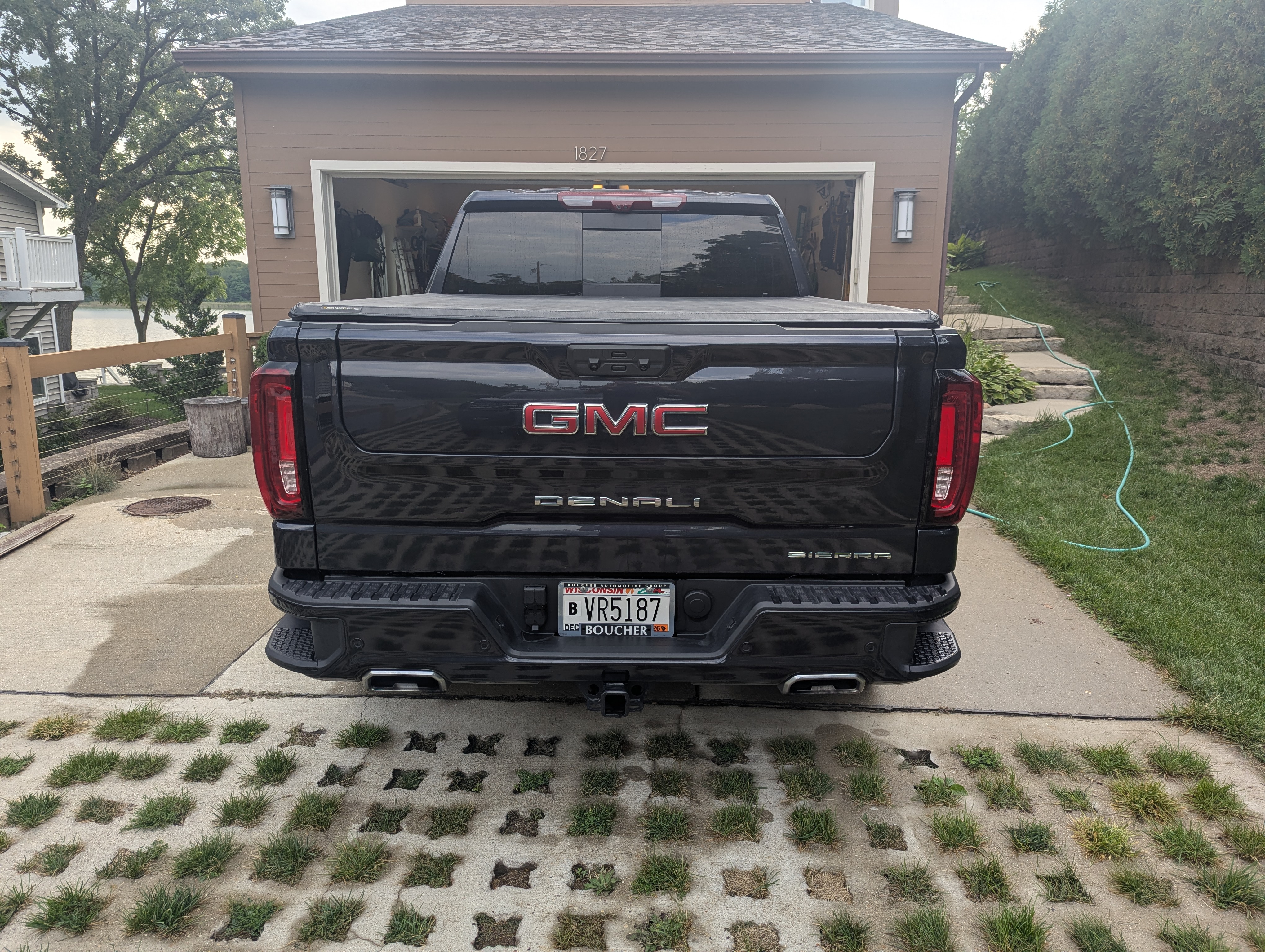 Used 2025 GMC Sierra 1500 Denali w/ Technology Package AWD/4WD image 5