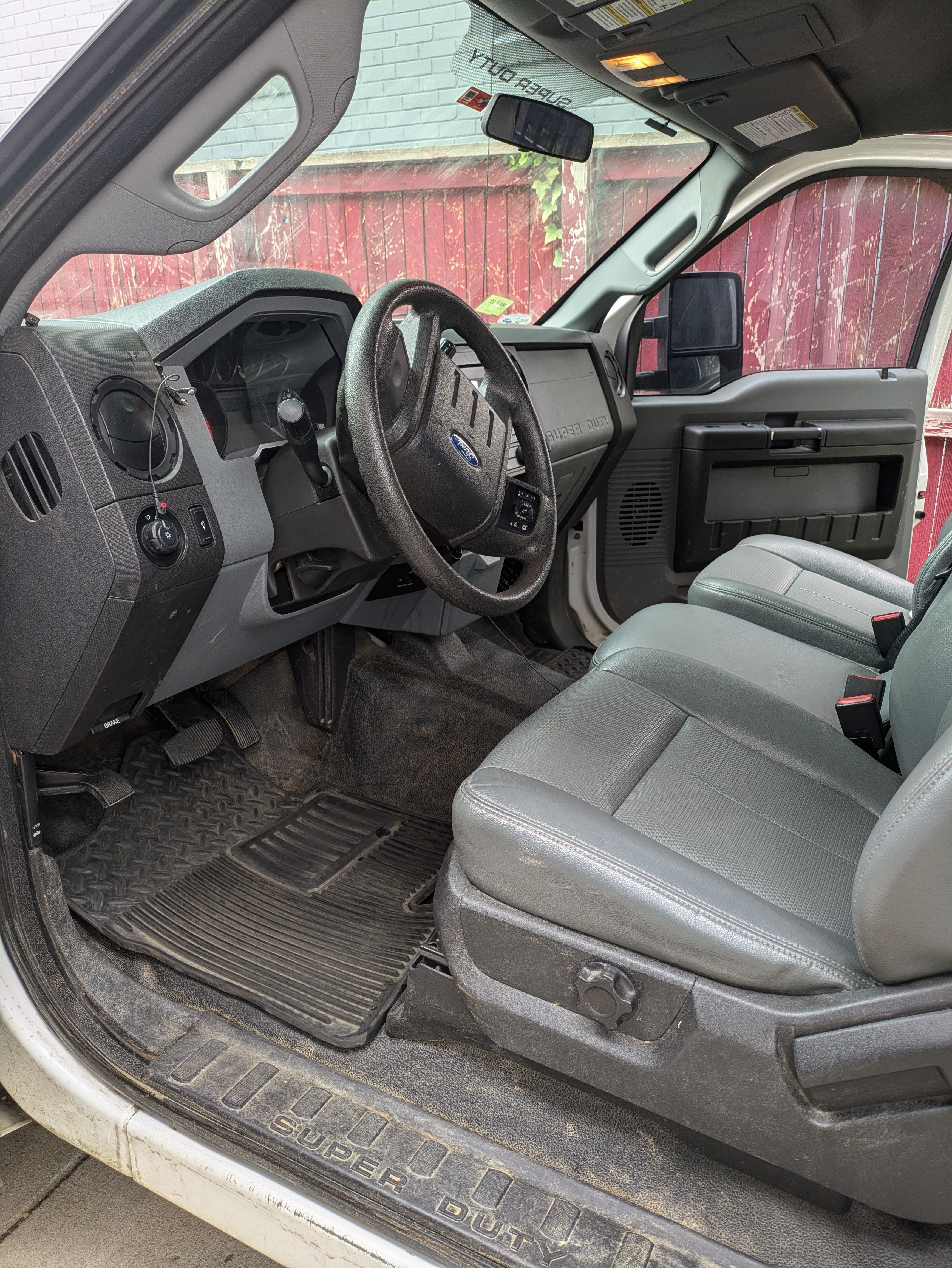 Used 2015 Ford F250 XL w/ Power Equipment Group AWD/4WD image 6