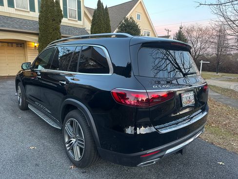 Used 2025 Mercedes-Benz GLS 450 4MATIC image 11