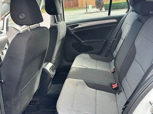 Used 2016 Volkswagen e-Golf SE w/ DC Fast Charging Package image 15