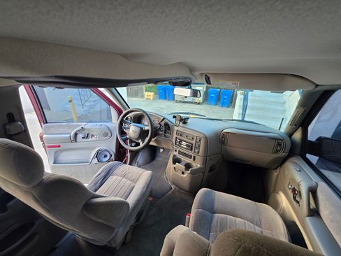 Used 2003 Chevrolet Astro w/ LT Preferred Equipment Group image 10