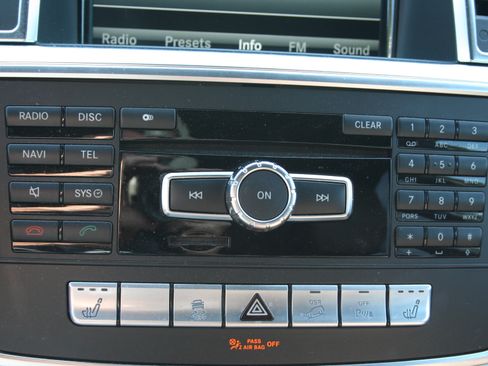 Used 2013 Mercedes-Benz ML 550 4MATIC image 22