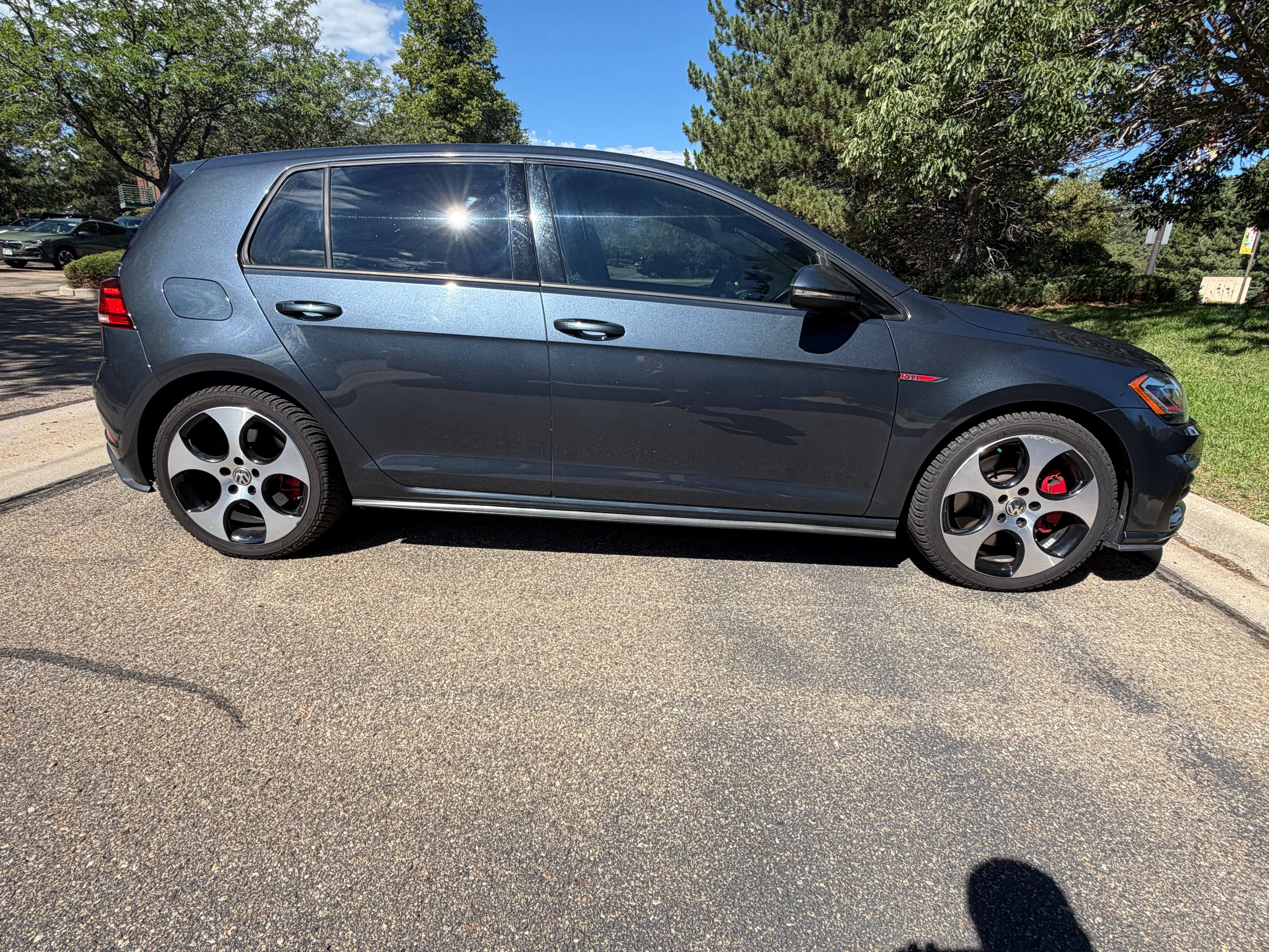 Used 2018 Volkswagen GTI SE FWD image 9