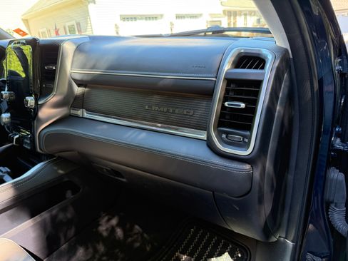 Used 2022 RAM 1500 Limited AWD/4WD image 16