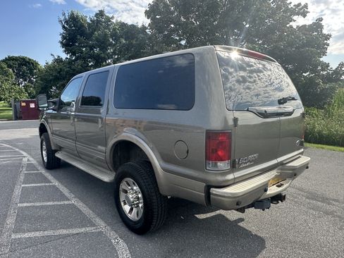 Used 2005 Ford Excursion Eddie Bauer image 10